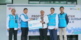 PLN Batam Serahkan 78 Bantuan Hewan Kurban