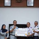 Jasa Raharja Kepri Memberikan Sarana Kursi Roda Ke Dinas Perhubungan Kota Batam