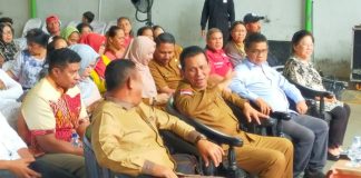 Bersama Gubernur Kepri, Wirya Silalahi Bagi-bagi 1.200 Paket Sembako