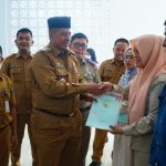 Masyarakat Dua Kampung di Koto Gasib Terima Sertifikat Program Tora dari Bupati Siak