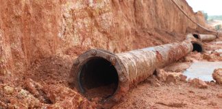 BU SPAM Kejar Target Penyambungan dan Relokasi Pipa 300