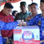 Pemkab Bengkalis Serahkan Bantuan Kepada 7 Desa Terdampak Banjir Secara Simbolis