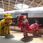 Berbagi Kemeriahan Imlek, KCIC Hadirkan Pertunjukan Barongsai di Stasiun Whoosh