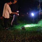 Petualang Jepang Mencari Kumbang Bercula di Hopeland Camp