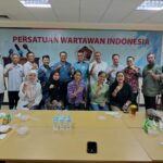 Ketua PWI Jaya Sambut Dua Anggota PWI Jaya Usai Daki Gunung Kerinci