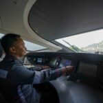 Hadiah HUT RI dari KCIC – Masinis Whoosh Indonesia Telah Mengemudikan Kereta Berpenumpang