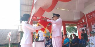 Upacara Pengibaran Bendera Merah Putih Dan Detik -Detik Proklamasi HUT RI Ke 79 Tahun 2024 Kecamatan Selayar Berjalan Sukses