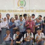Kunjungan Belajar, Siswa SMAN 27 Batam Bersemangat Lihat Ruang Sidang Paripurna DPRD