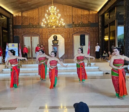 Tari Sekar Puri Dan Perempuan-Perempuan yang Mencintai Budaya