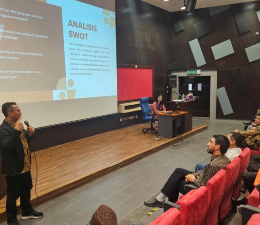 CEO Hopeland Camp Presentasi Konsep Pemberdayaan Desa Wisata Alam dengan Konsep Baru