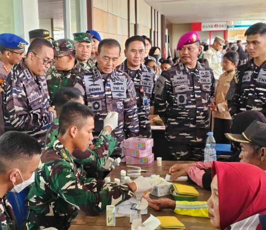 Koarmada RI Gelar Bakti Sosial dan Kesehatan di Muara Angke