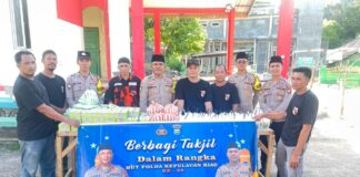 Sebagai Wujud Kepedulian, PAC Pemuda Pancasila Kecamatan Selayar Berbagi Takjil Kepada Masyarakat