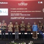 Bupati Bengkalis Terima Top BUMD Award 2025