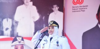 Bupati Kasmarni Pimpin Upacara Detik-Detik Proklamasi Kemerdekaan RI ke-80