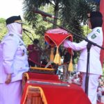 Hari Kemerdekaan, Bupati Kasmarni Bertindak Sebagai Inspektur Upacara Peringatan Detik-Detik Proklamasi Kemerdekaan Republik Indonesia ke-80 tahun 2025