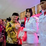 Pemkab Berikan Cenderamata Kepada Pejuang dan Perancang Lambang Kabupaten Bengkalis