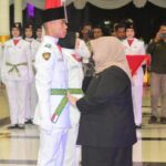 Bupati Kasmarni Kukuhkan Pasukan Paskibraka