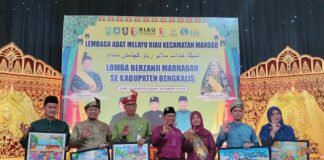 Mewakili Bupati Kasmarni, Asisten Perekonomian dan Pembangunan Hadiri Lomba Berzanji Marhaban se-Kabupaten Bengkalis tahun 2025