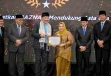 Bupati Kasmarni Raih BAZNAS Award 2025 di Jakarta