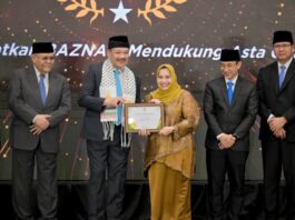 Bupati Kasmarni Raih BAZNAS Award 2025 di Jakarta
