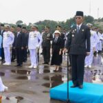 Upacara Bendera dan Tabur Bunga Peringatan Hari Pahlawan di Batam, Amsakar-Li Claudia Kobarkan Semangat Pahlawan